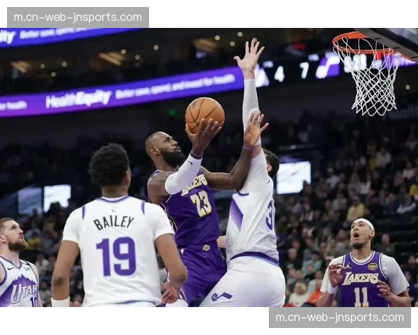 湖人三巨头同场净胜13.8分 东契奇詹姆斯组合提升防守端协同性 湖人三巨头同场净胜13.8分 东契奇詹姆斯组合提升防守端协同性